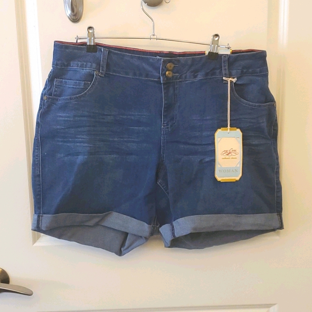 NWT cuffed jean shorts